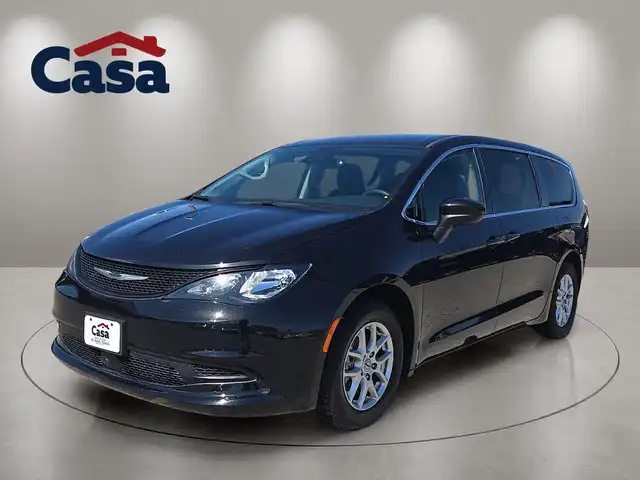 2023 Chrysler Voyager LX's photo