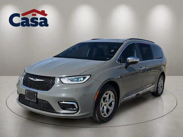 2023 Chrysler Pacifica Limited's photo