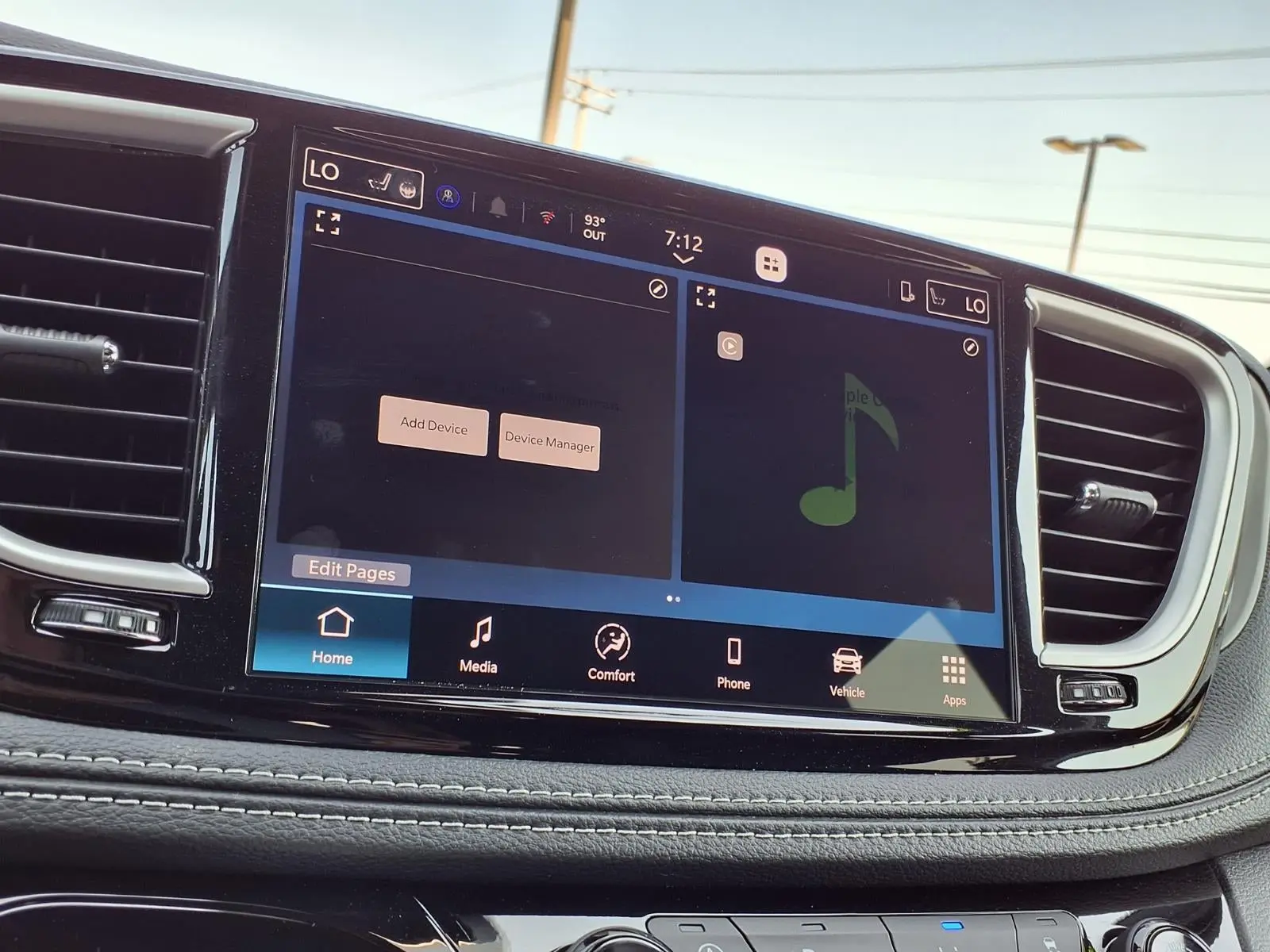 2027 Chrysler Pacifica Select photo 3