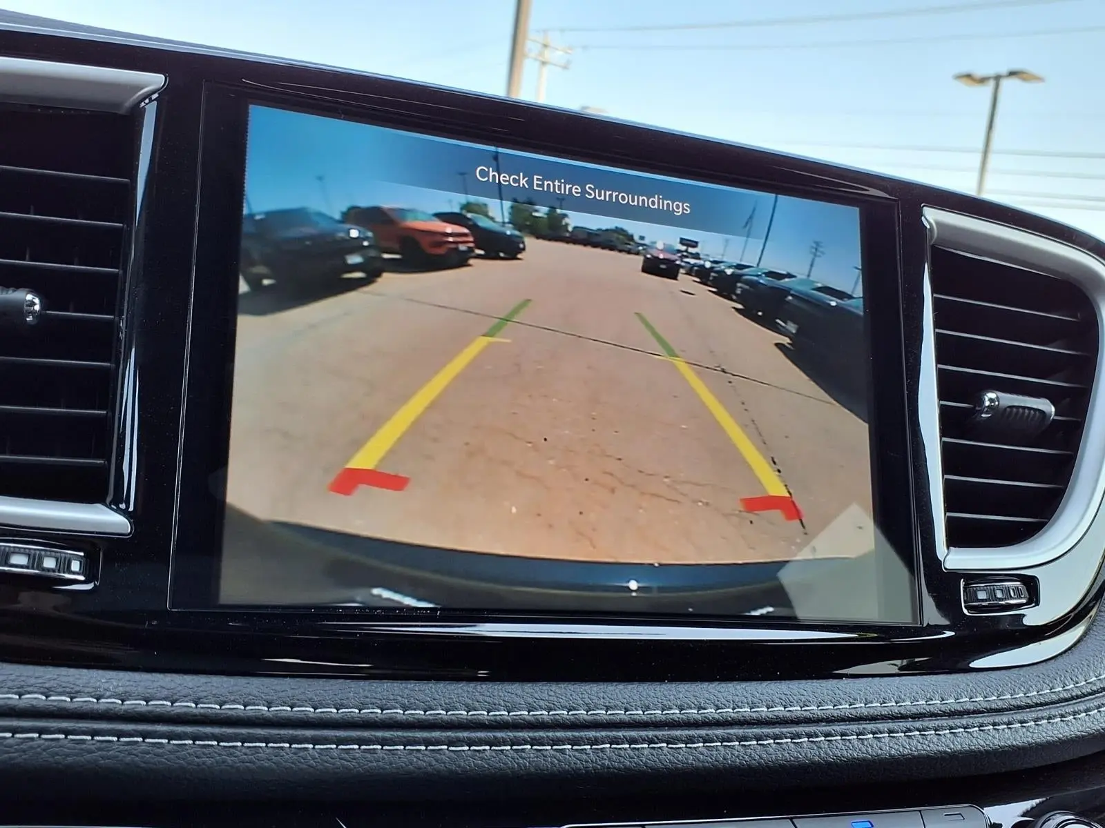 2027 Chrysler Pacifica Select photo 5