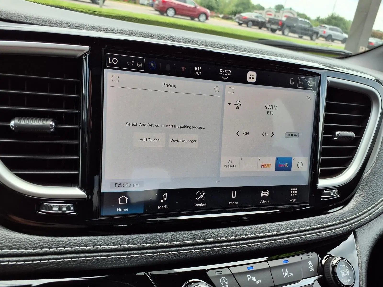 2027 Chrysler Pacifica Select photo 3