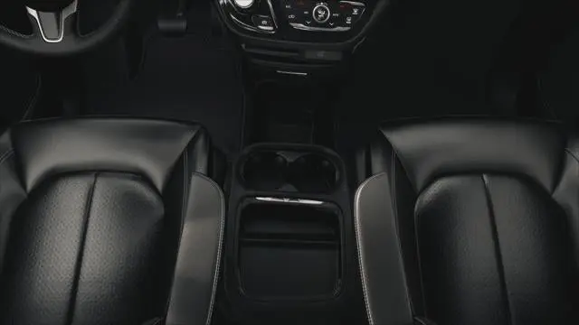 2027 Chrysler Pacifica Select photo 4