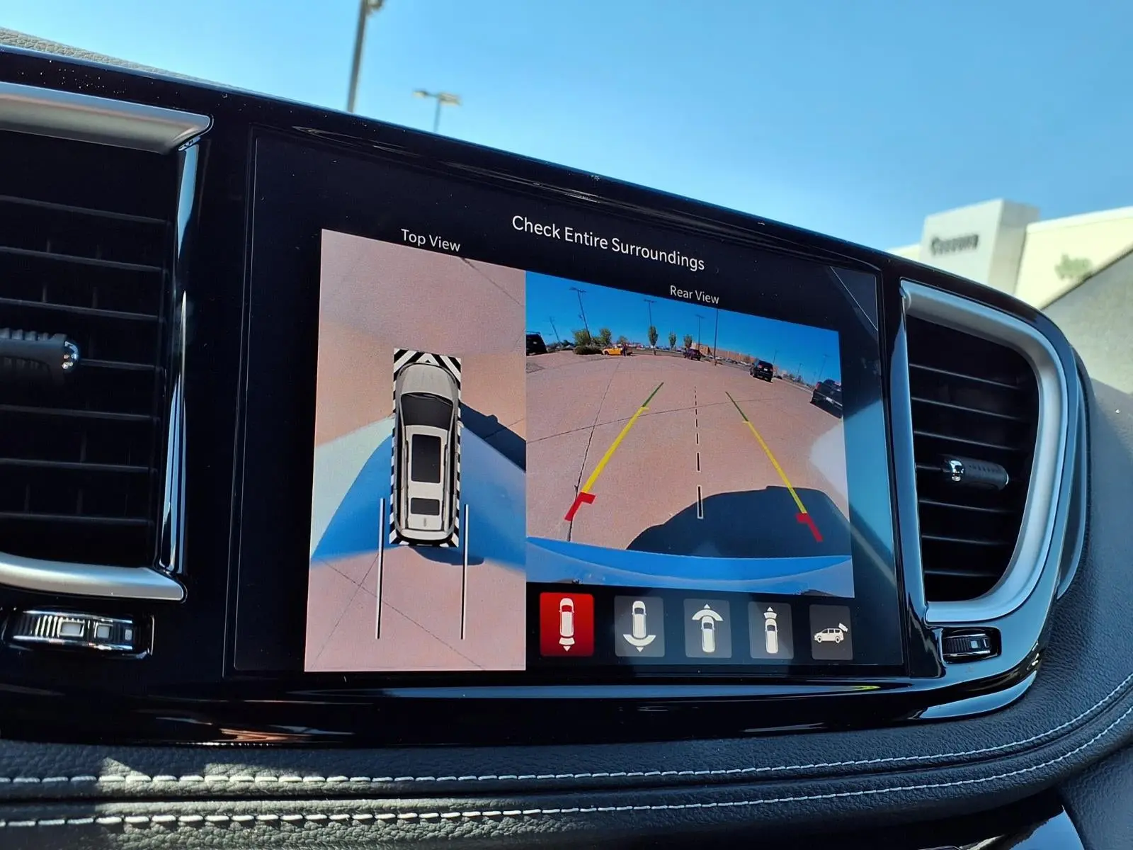 2026 Chrysler Pacifica Select photo 4