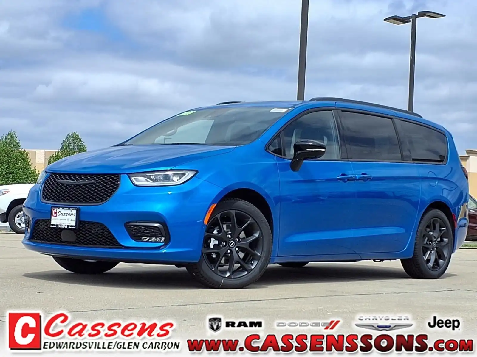 2026 Chrysler Pacifica Limited's photo
