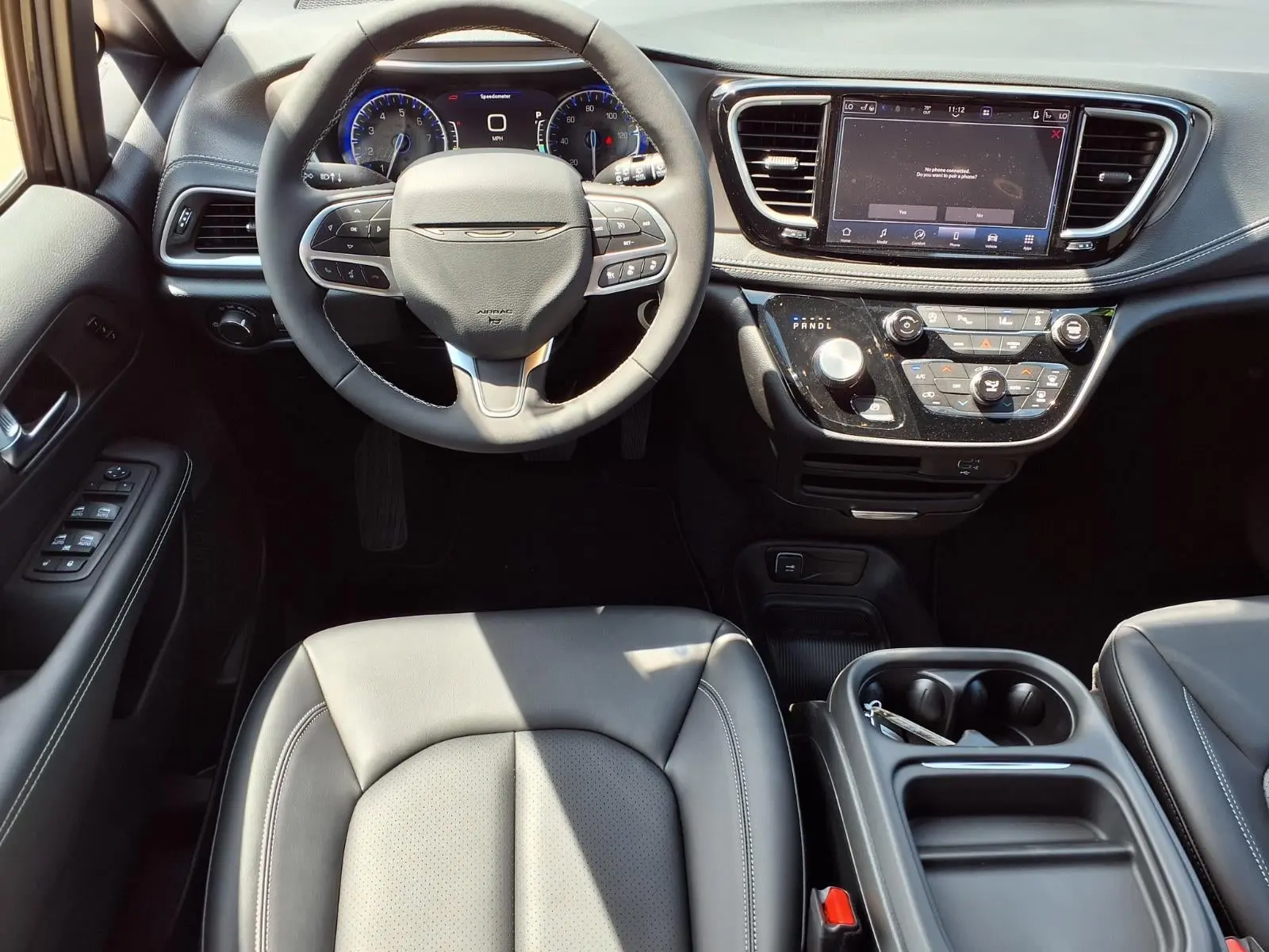 2027 Chrysler Pacifica Select AWD photo 3