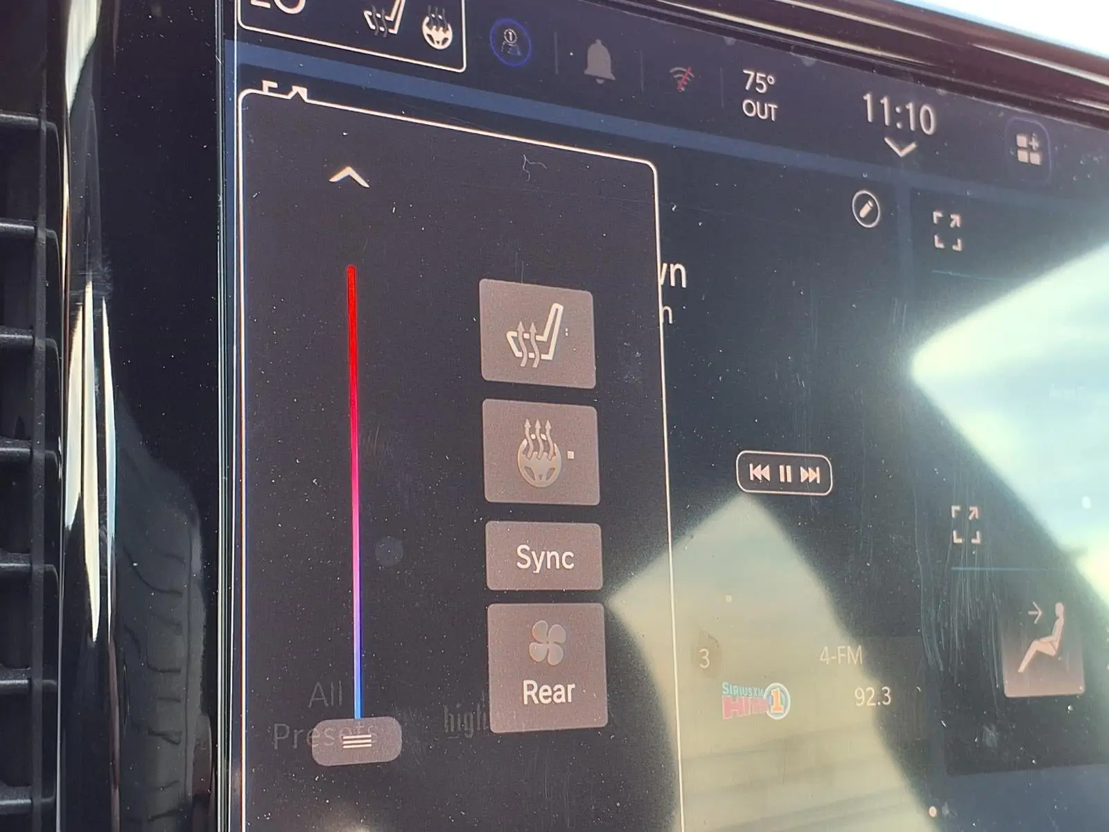 2027 Chrysler Pacifica Select AWD photo 5