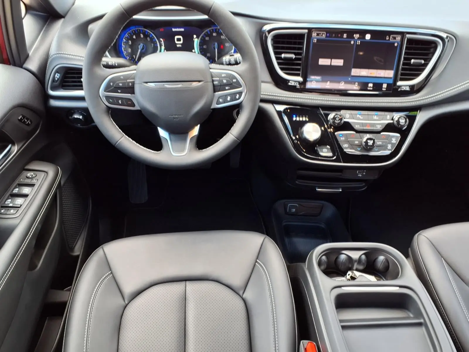 2027 Chrysler Pacifica Select AWD photo 3