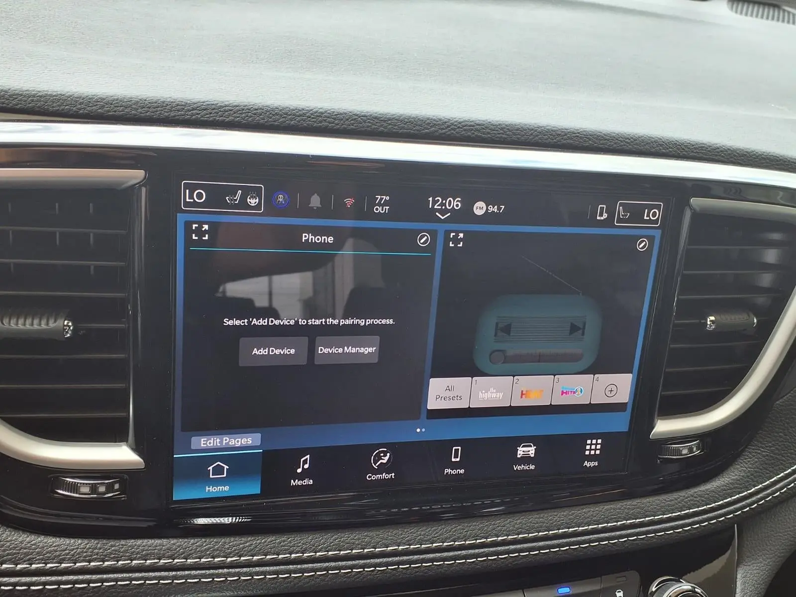 2026 Chrysler Pacifica Select AWD photo 4