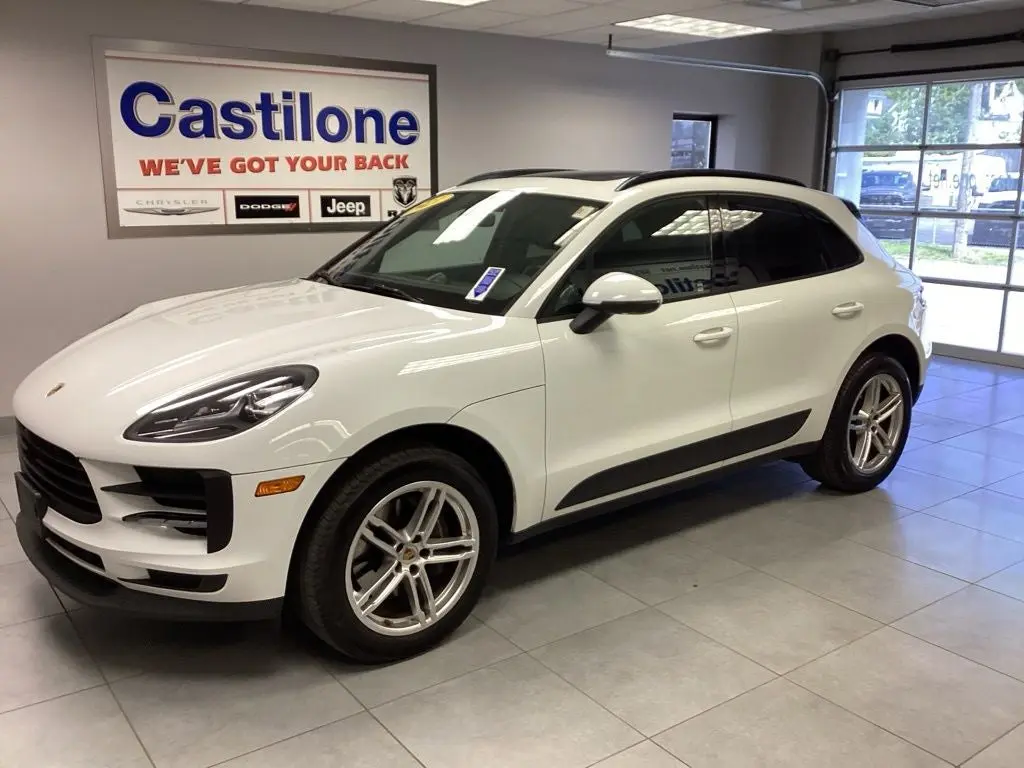 2021 Porsche Macan Base photo 4