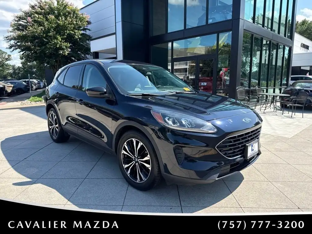 2021 Ford Escape SE FWD's photo