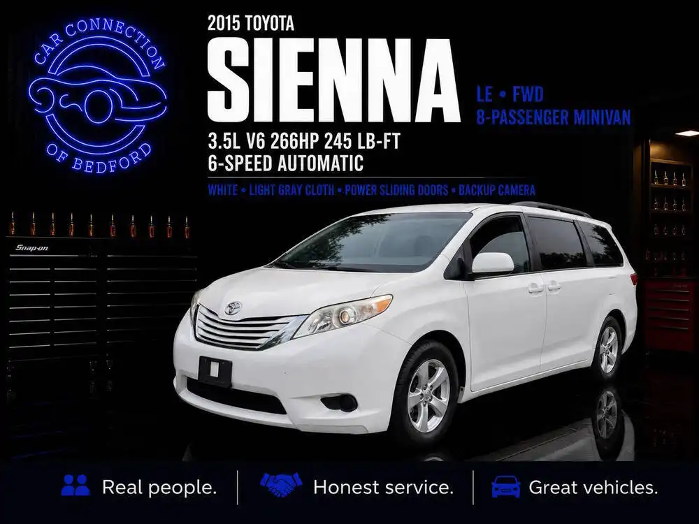 2015 Toyota Sienna LE V6 7-Passenger Access Seat's photo