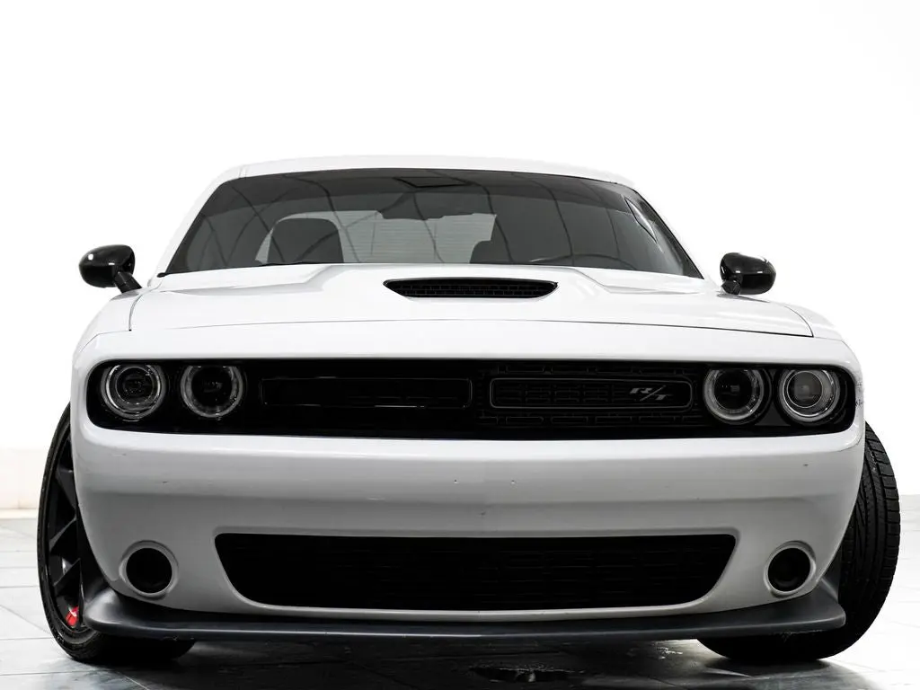 2023 Dodge Challenger R/T photo 3
