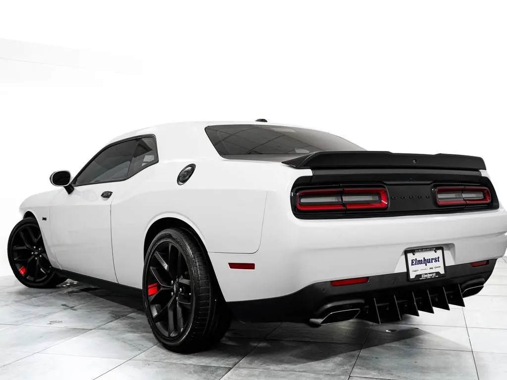 2023 Dodge Challenger R/T photo 5