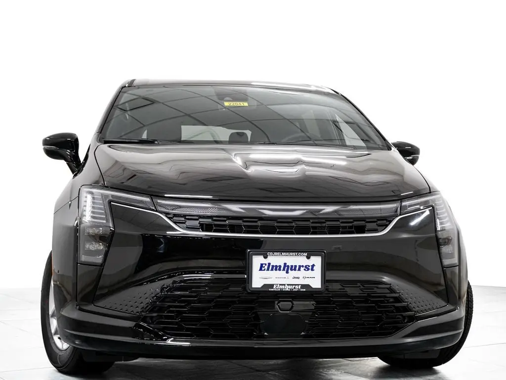 2027 Chrysler Pacifica Select photo 3