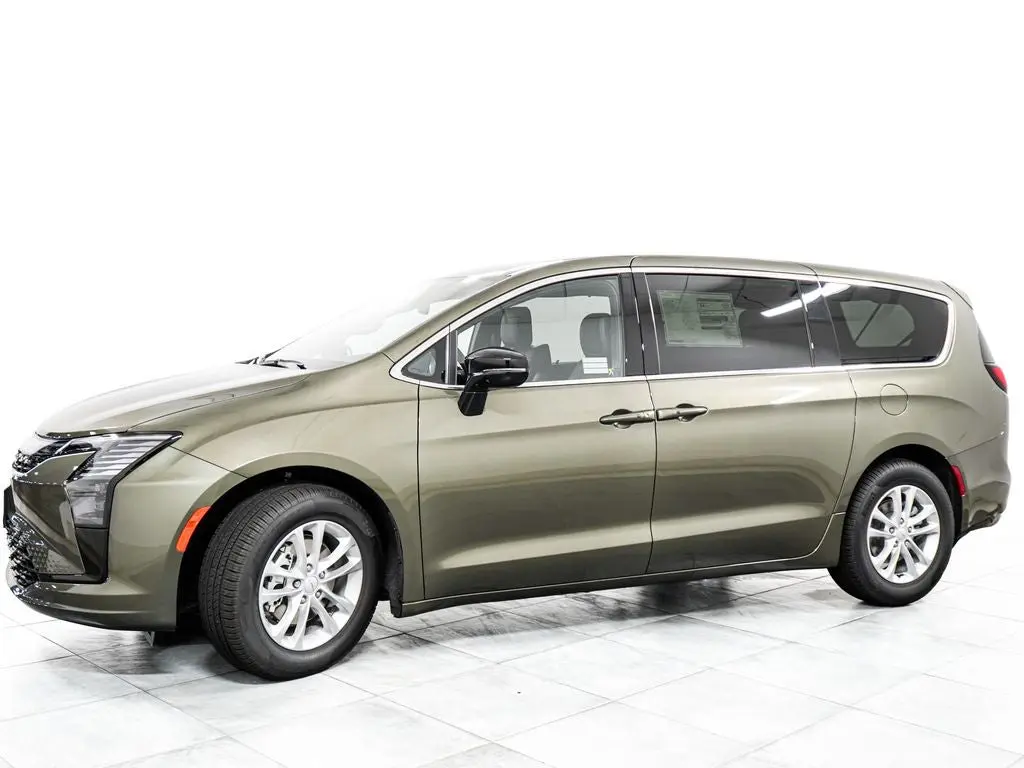 2027 Chrysler Pacifica Select photo 4