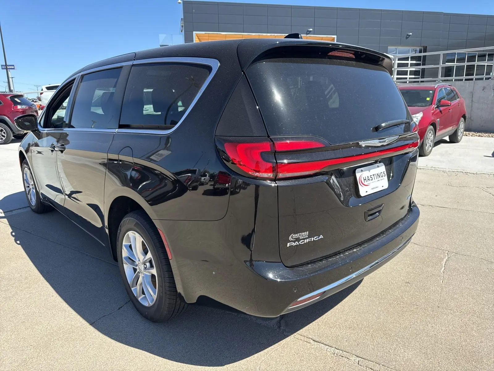 2026 Chrysler Pacifica Select AWD photo 3