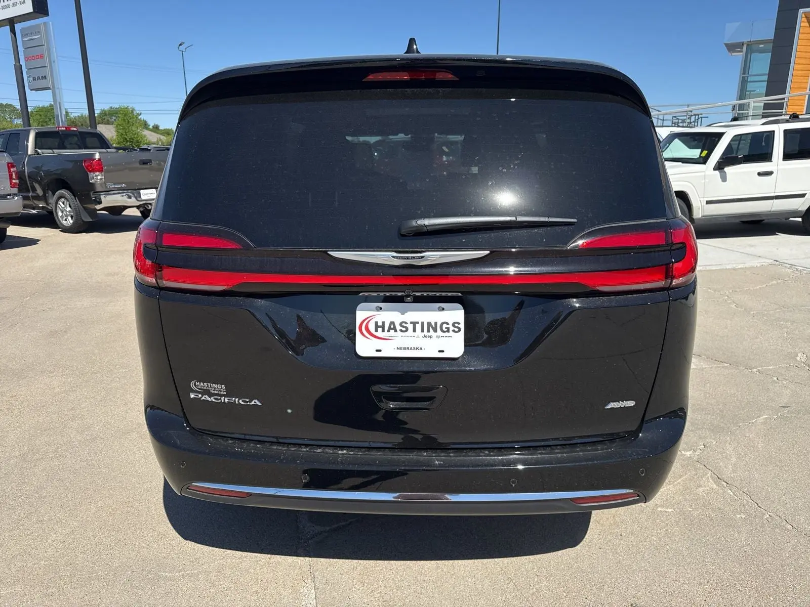 2026 Chrysler Pacifica Select AWD photo 4