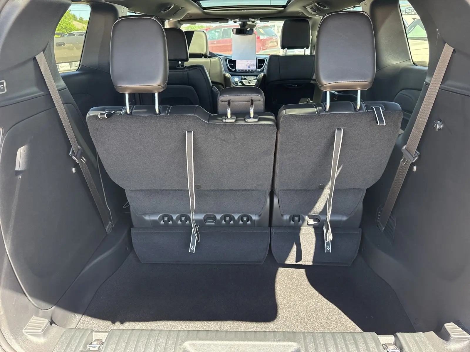 2026 Chrysler Pacifica Select AWD photo 5