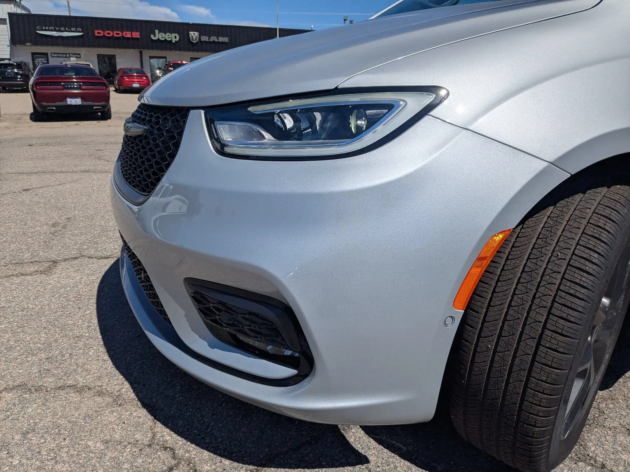 2026 Chrysler Pacifica Select photo 5