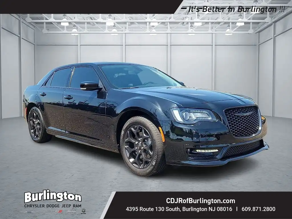 2023 Chrysler 300 Touring L AWD's photo