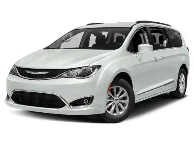 2019 Chrysler Pacifica Touring Plus's photo