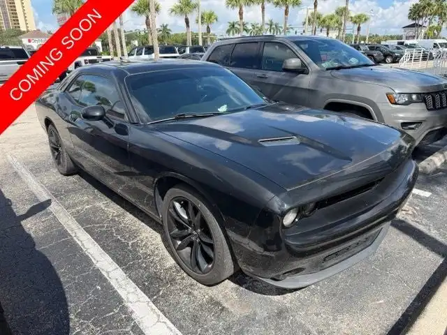 2018 Dodge Challenger SXT Plus's photo