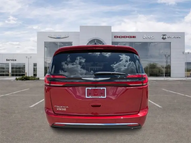 2026 Chrysler Pacifica Select photo 4