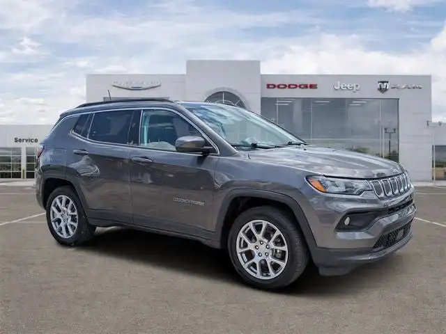 2022 Jeep Compass Latitude Lux 4X4's photo