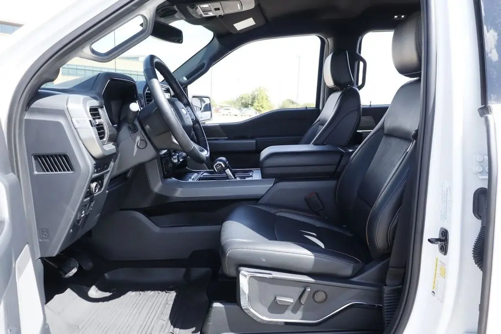 2024 Ford F-150 Lariat 4x4 SuperCrew 5-1/2 Box photo 4