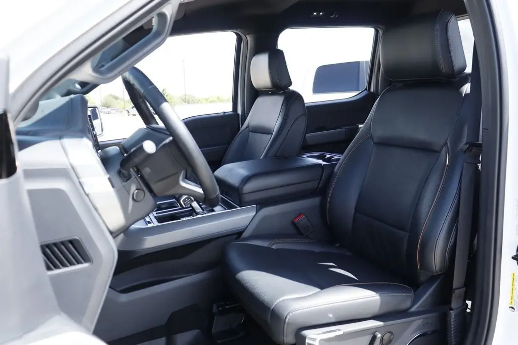 2024 Ford F-150 Lariat 4x4 SuperCrew 5-1/2 Box photo 5