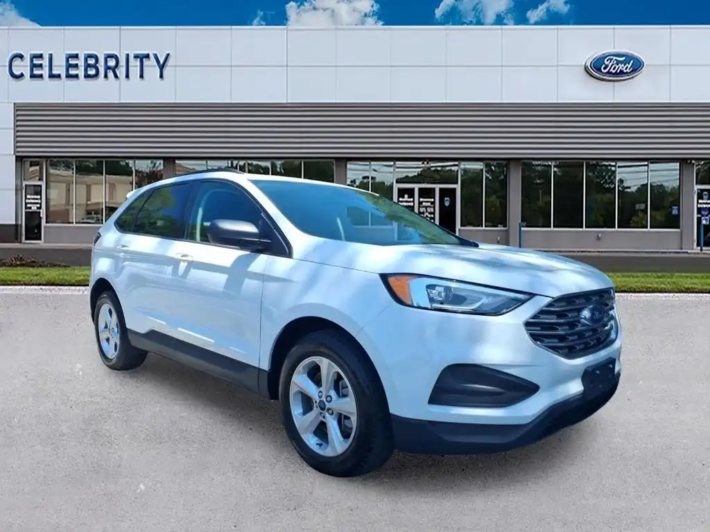 2022 Ford Edge SE AWD's photo