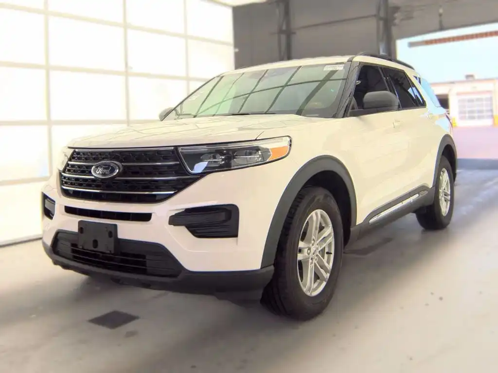 2024 Ford Explorer XLT 4WD's photo
