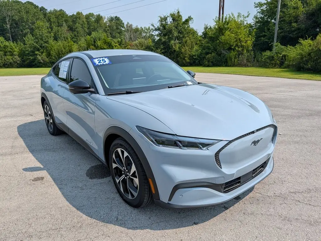 2025 Ford Mustang-Mach-e Select photo 4