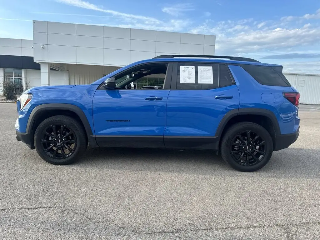 2025 GMC Terrain Elevation AWD photo 3