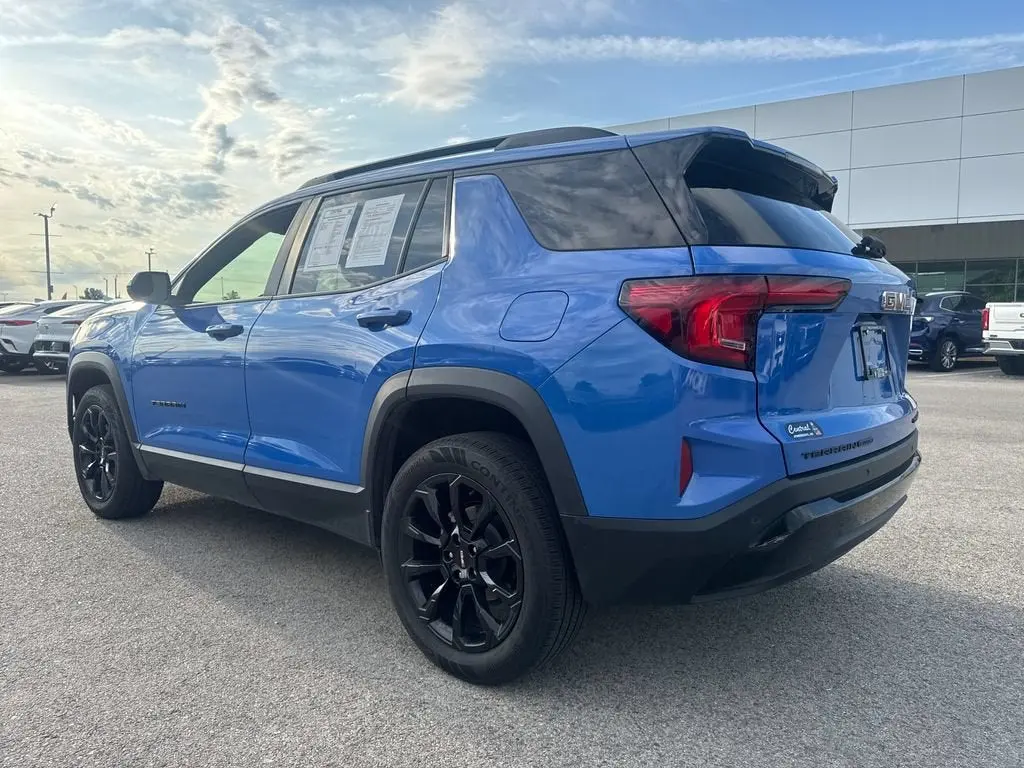2025 GMC Terrain Elevation AWD photo 4