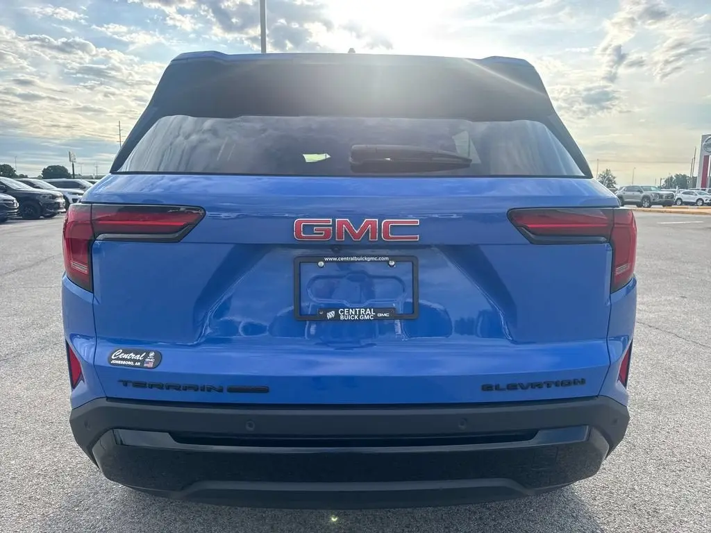 2025 GMC Terrain Elevation AWD photo 5