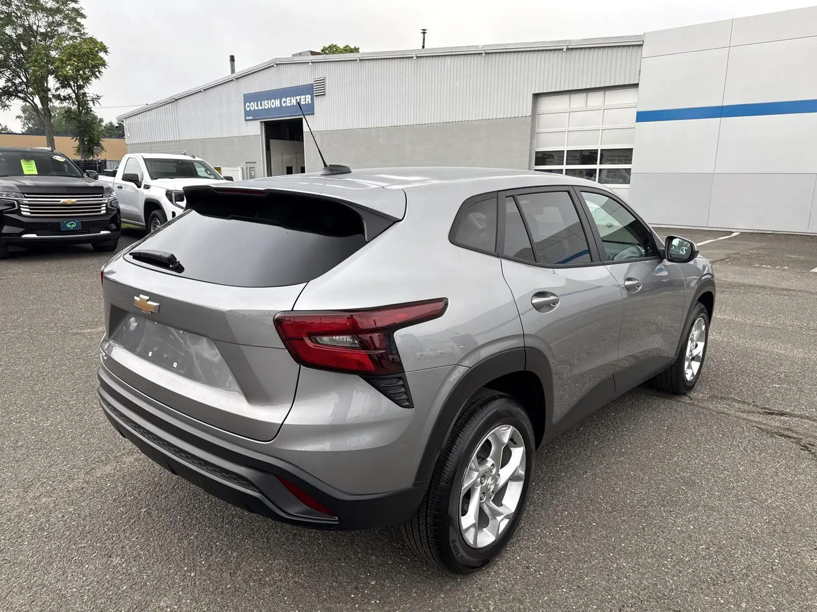 2024 Chevrolet Trax LS photo 3
