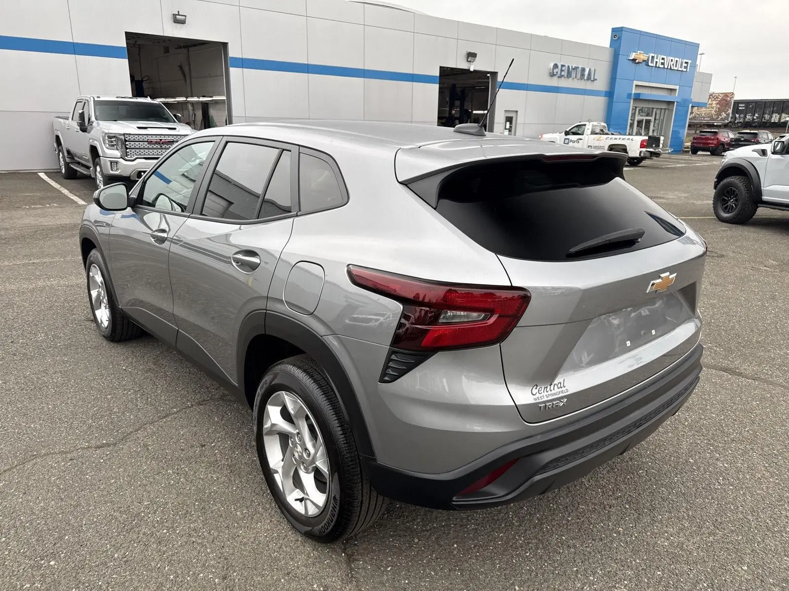 2024 Chevrolet Trax LS photo 5