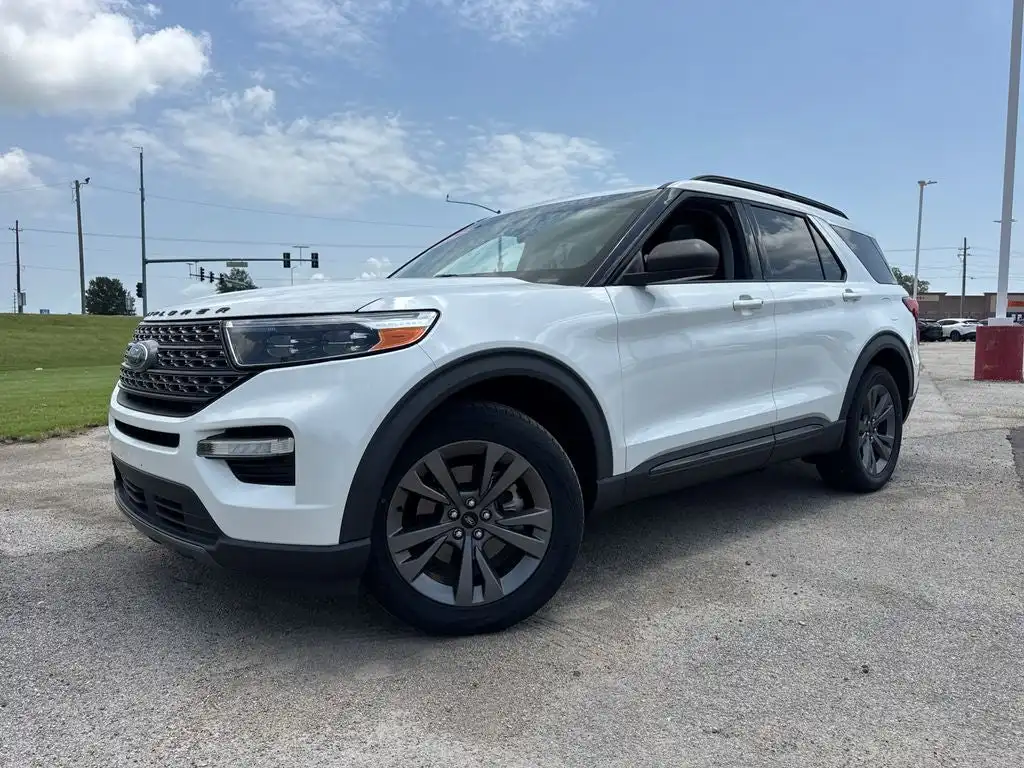 2021 Ford Explorer XLT 4WD's photo