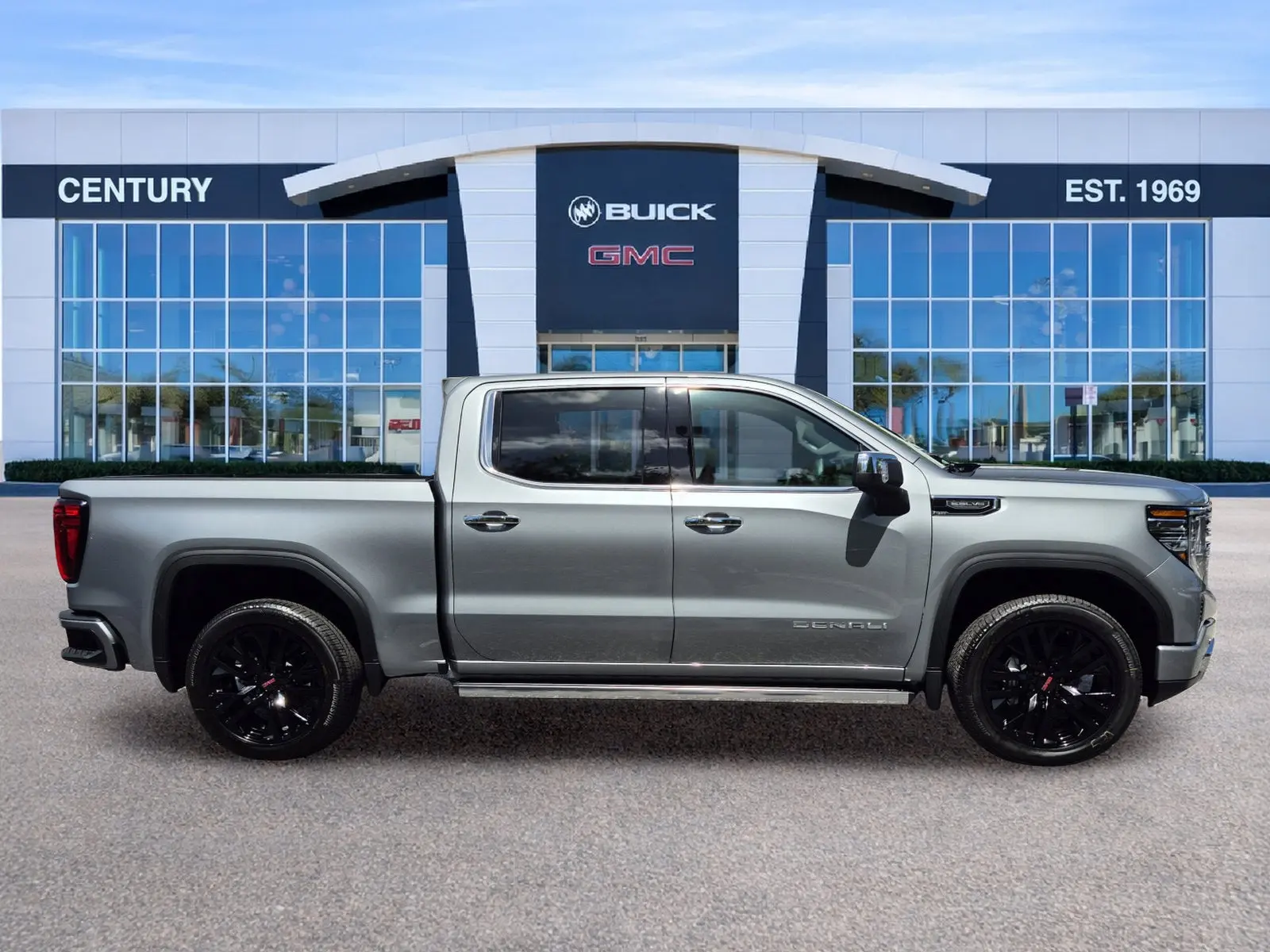 2026 GMC Sierra Denali 4WD Crew Cab Standard Box photo 3