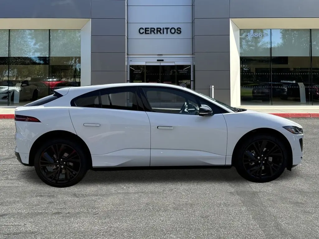 2024 Jaguar I-PACE EV400 R-Dynamic HSE photo 3