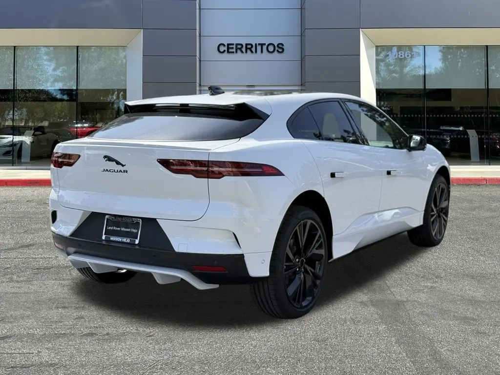 2024 Jaguar I-PACE EV400 R-Dynamic HSE photo 4