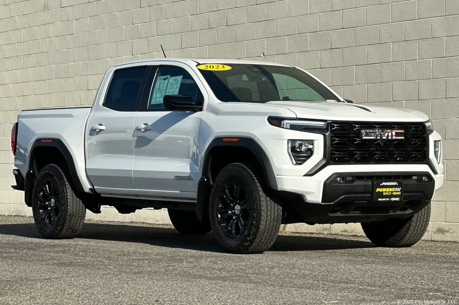 2023 GMC Canyon Elevation 2WD Crew Cab Short Box's photo