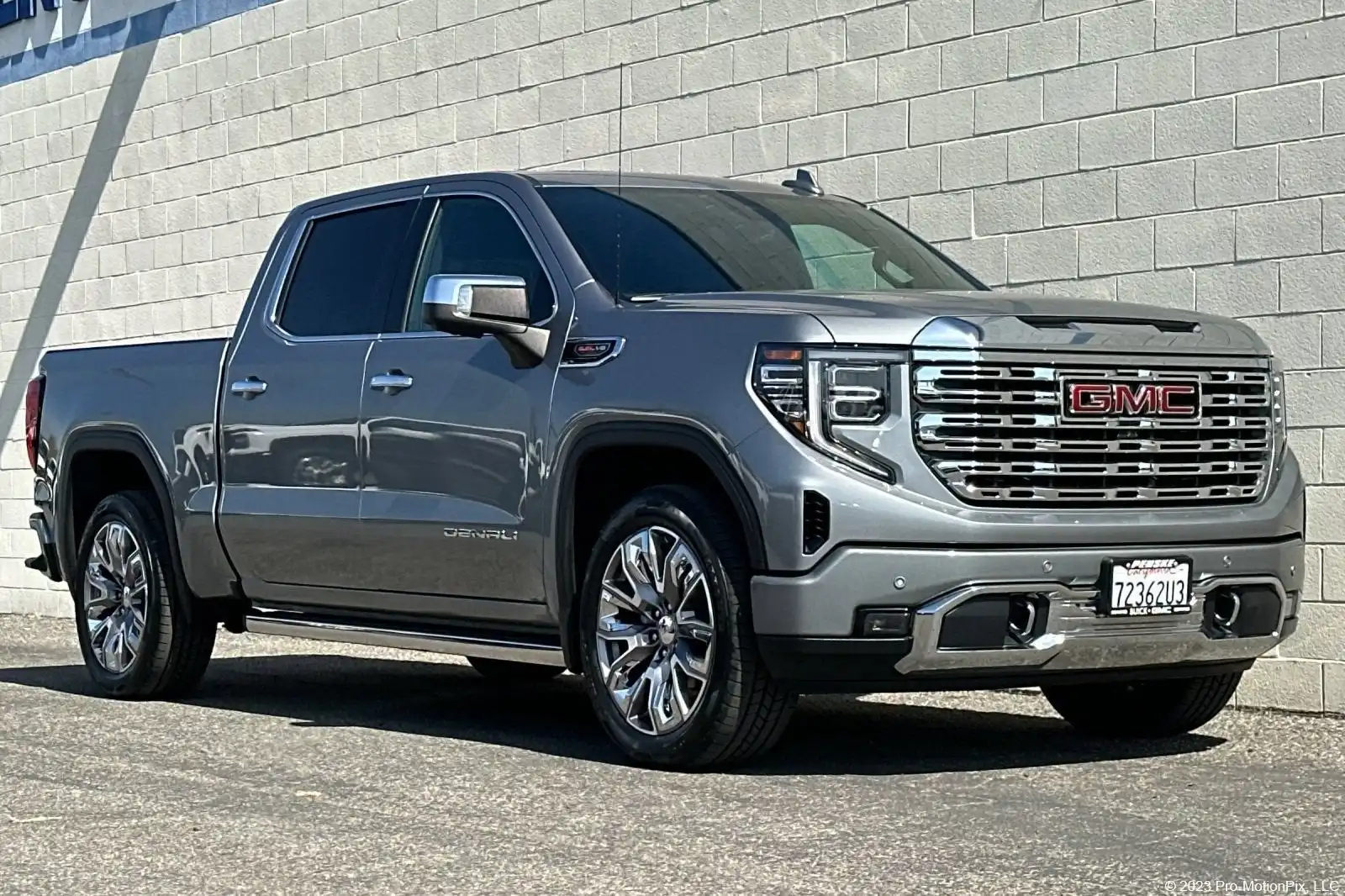 2023 GMC Sierra 4WD Crew Cab Short Box Denali's photo