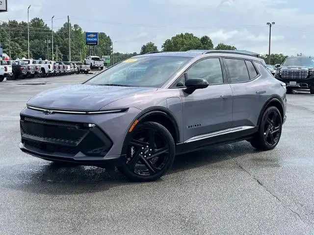 2024 Chevrolet Equinox EV 2RS FWD's photo