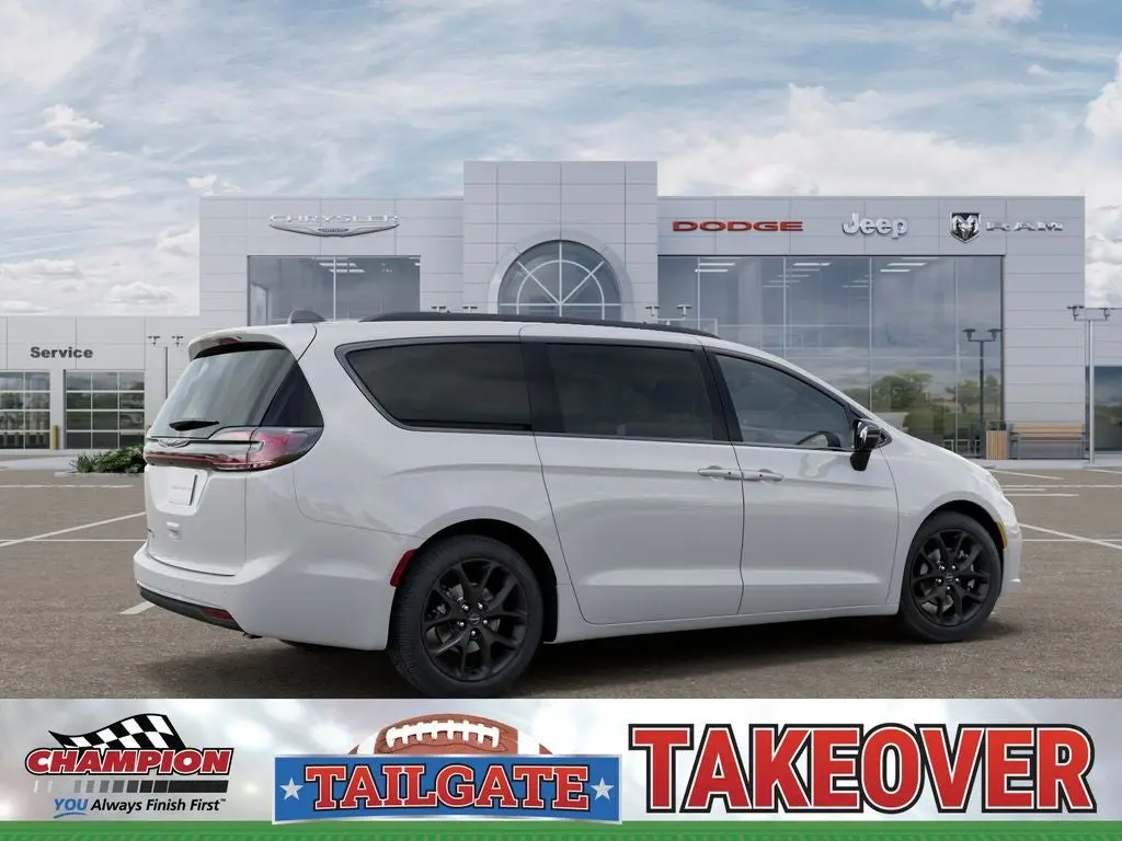 2026 Chrysler Pacifica Select photo 4