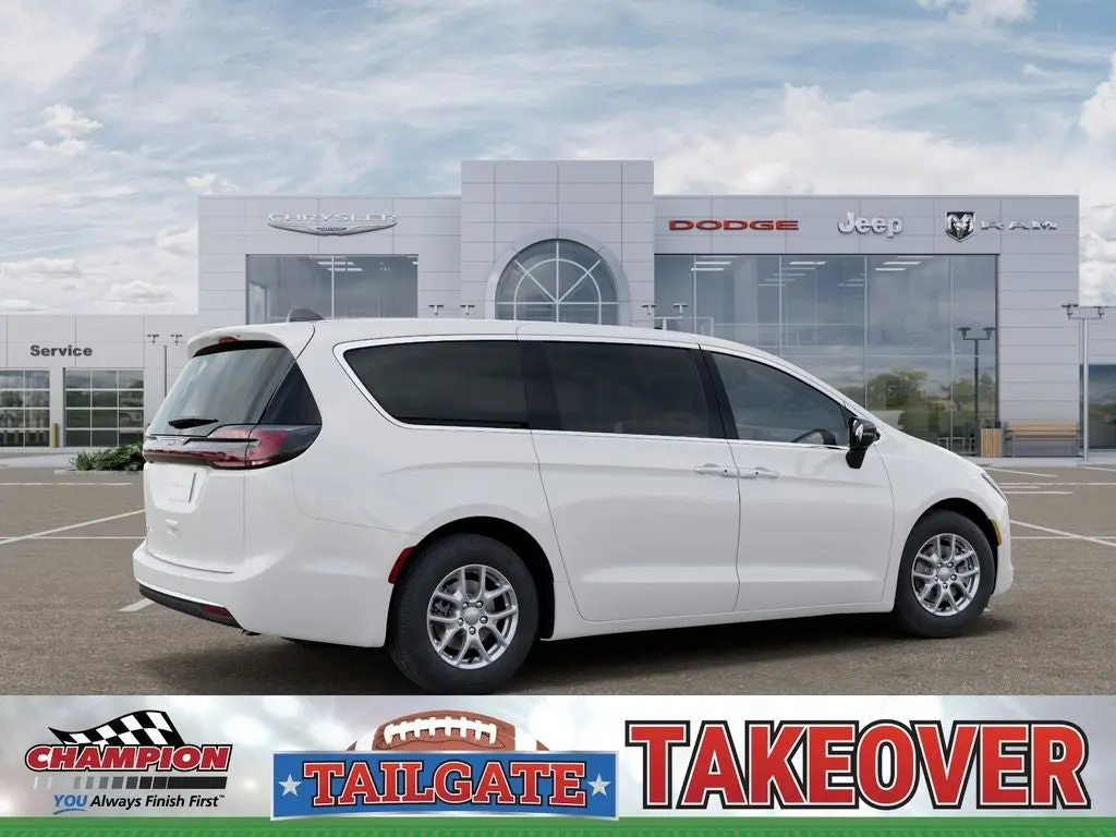 2027 Chrysler Pacifica Select photo 4