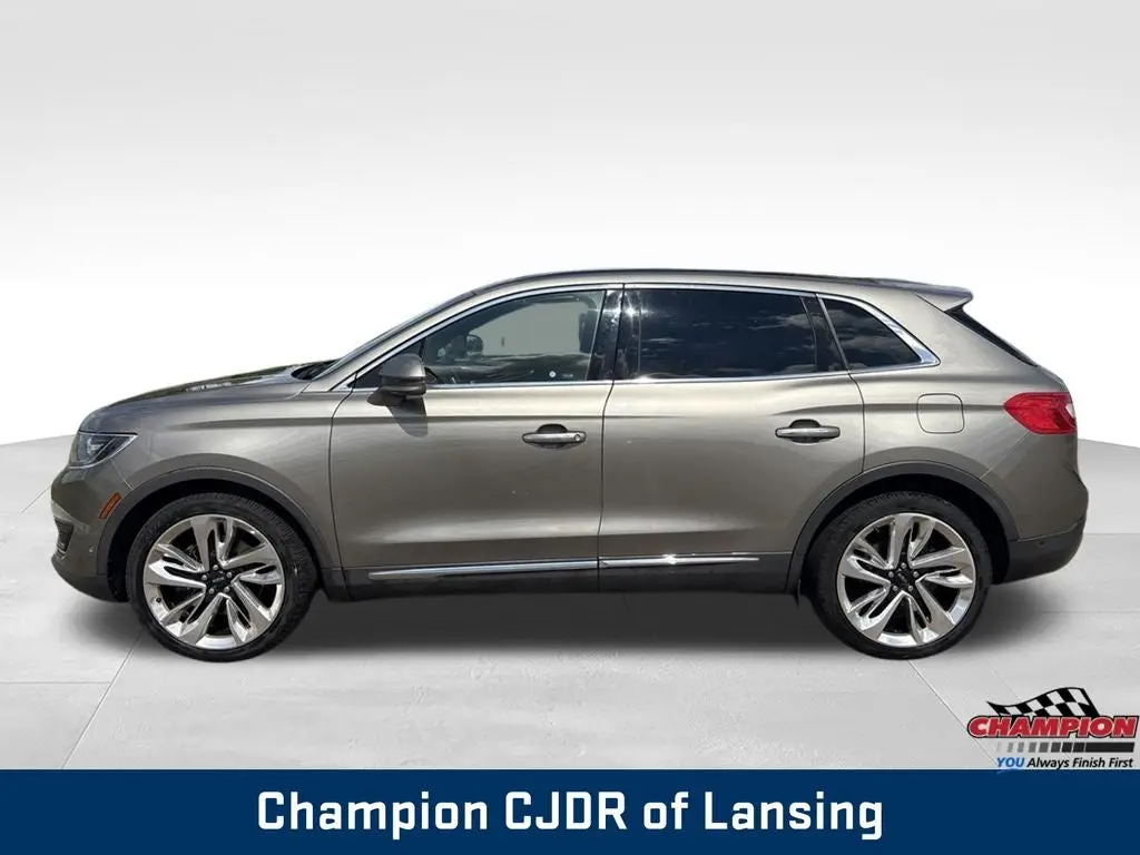 2017 Lincoln MKX Reserve AWD photo 4
