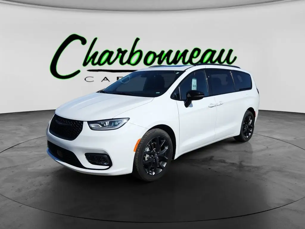 2025 Chrysler Pacifica Limited photo 1