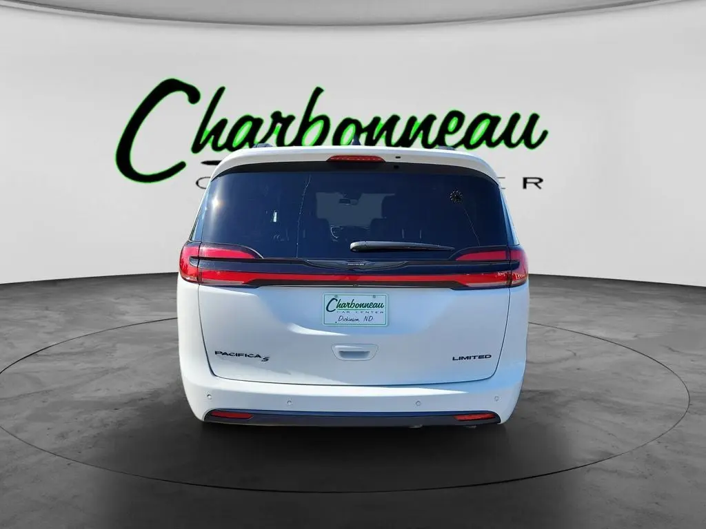 2025 Chrysler Pacifica Limited photo 4